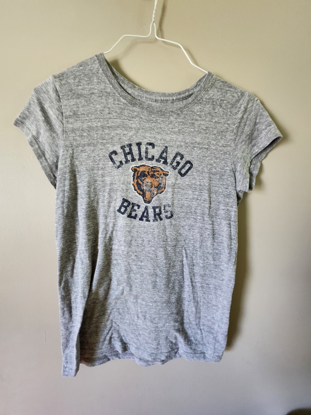 Reebok Women's Gray Chicago Bears Long Sleeve Tee with Logo